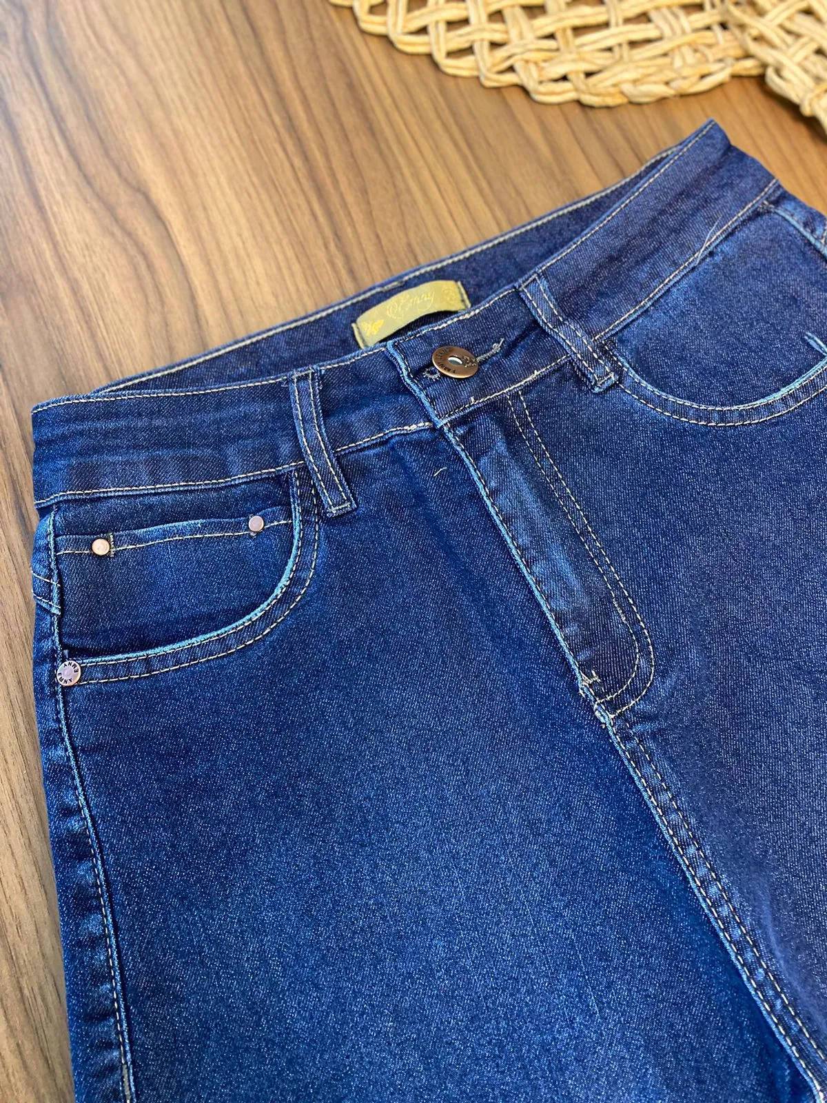Calça Jeans Reta Puídos 7483/1015. 7/C)